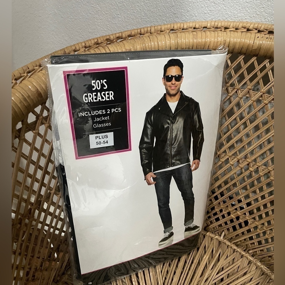 NWT 50s Greaser Costume Men’s Plus 1X Black Biker Jacket Sunglasses Halloween